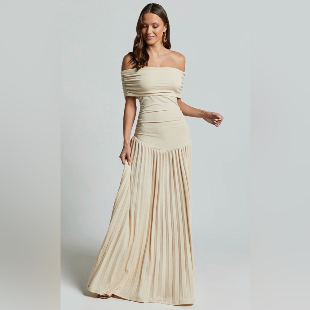 Lioness Cream Off-Shoulder Field of Dreams Maxi Dress